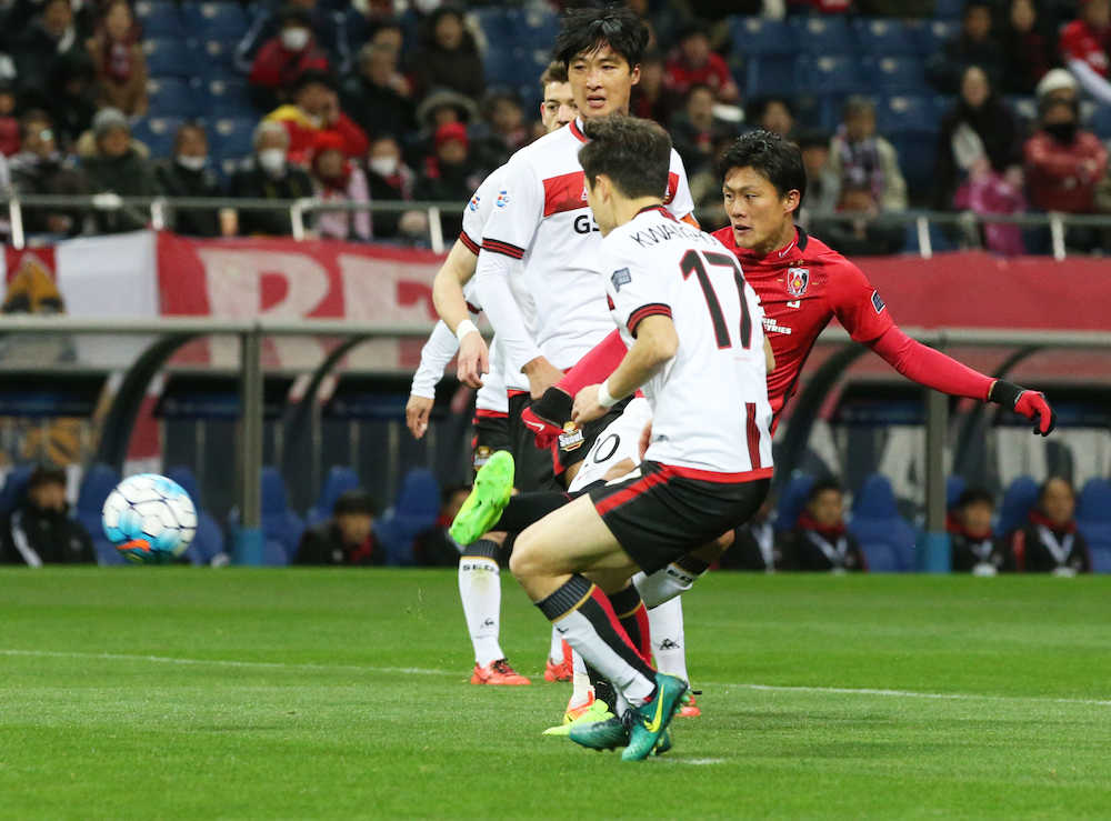 ＜浦和・ＦＣソウル＞前半１１分、李がゴールを決め２点目