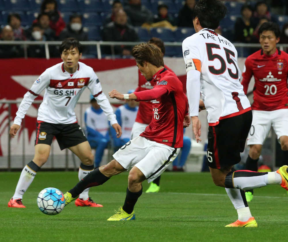 ＜浦和・ＦＣソウル＞前半４５分、駒井がゴールを決め５点目