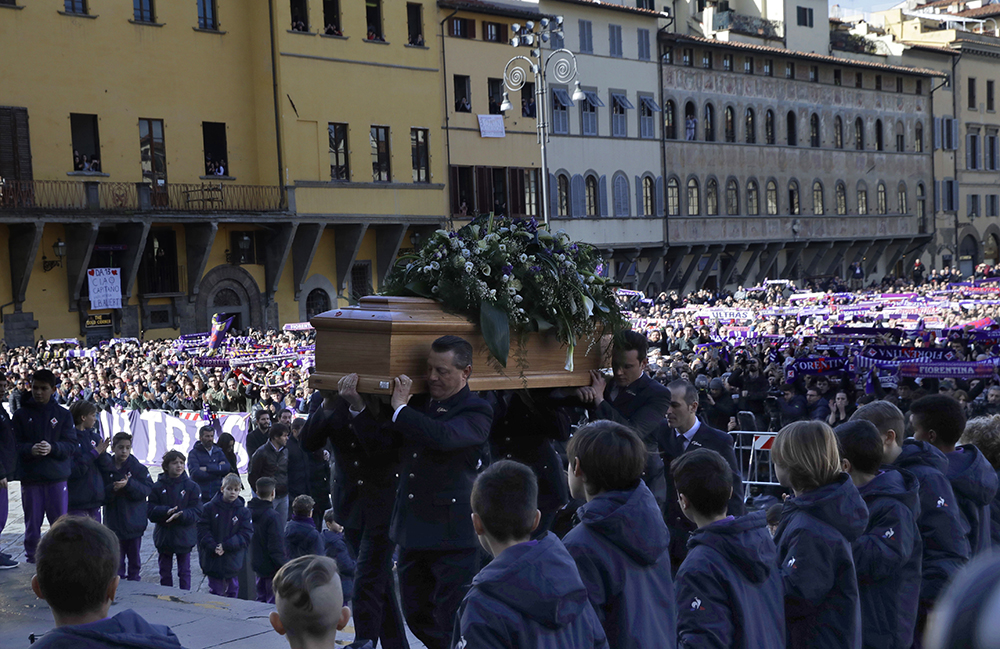 ３月８日フィレンツェで行われたアストーリの葬儀