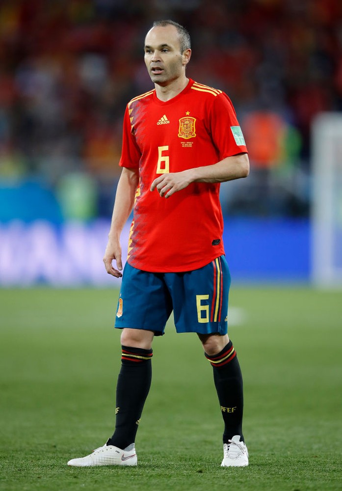 公式の スペイン代表 イニエスタ 直筆サイン入りユニフォーム サッカー