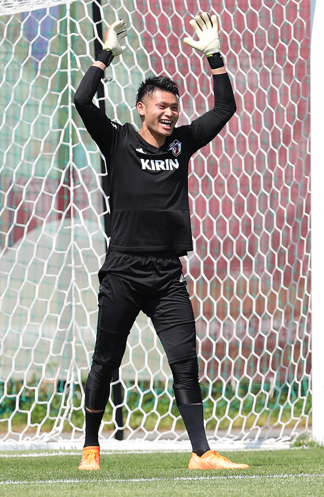 練習で笑顔を見せる日本代表ｇｋ中村 スポニチ Sponichi Annex サッカー