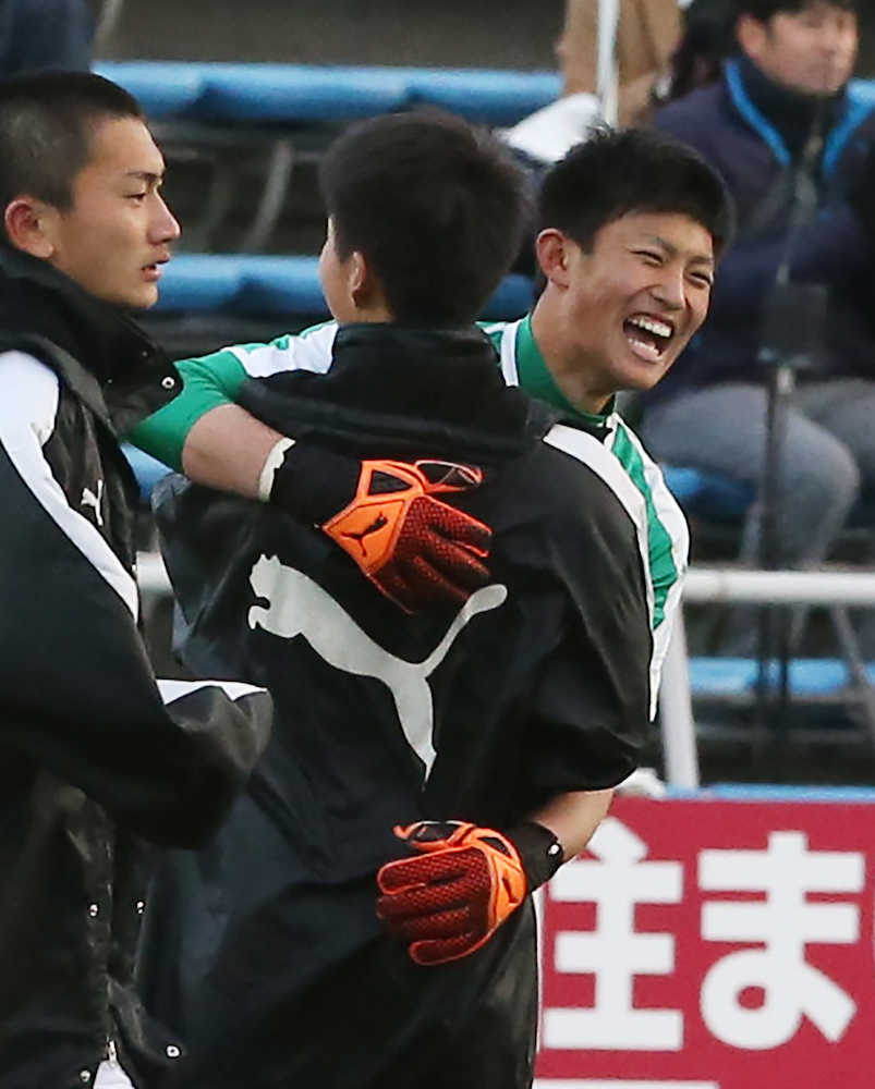 【画像・写真】丸岡　ＰＫ戦制し福井勢６大会ぶり白星、ＧＫ倉持止めた