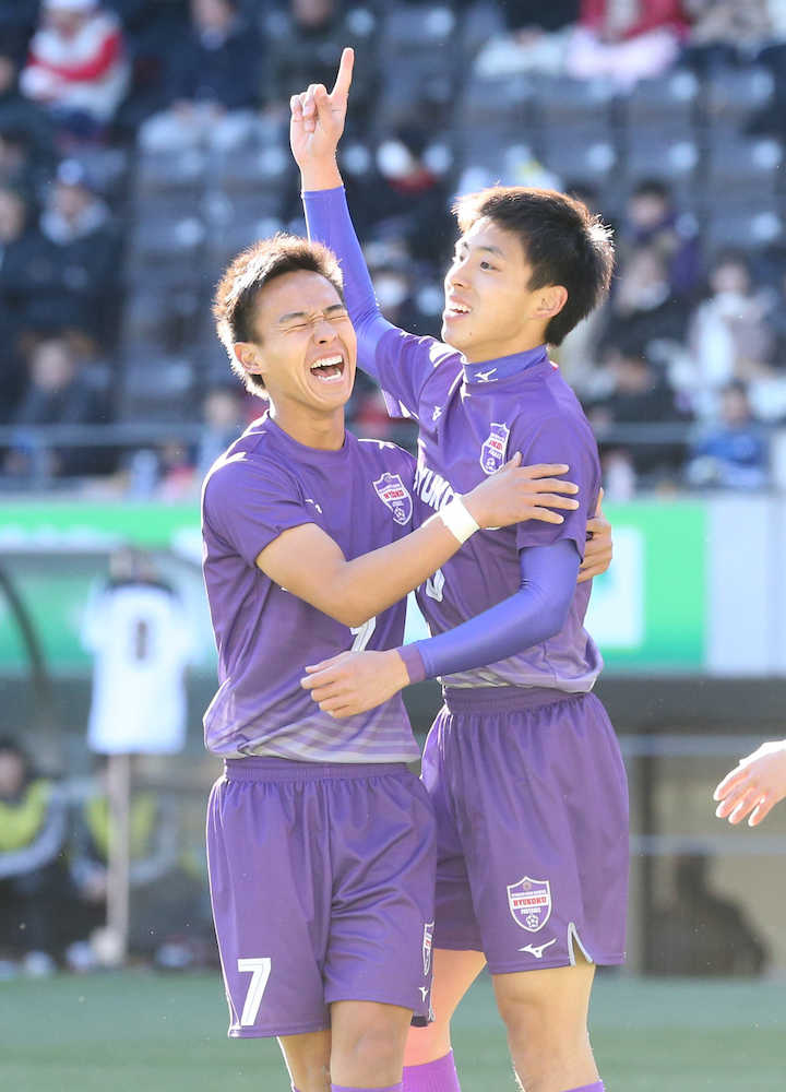 【画像・写真】初出場の龍谷快勝！元Ｊリーガー太田監督は記念すべき１勝