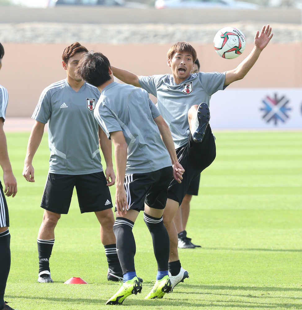 【画像・写真】乾ジョーカー準備ＯＫ　指揮官にアピール「見た〜、森保さん！」