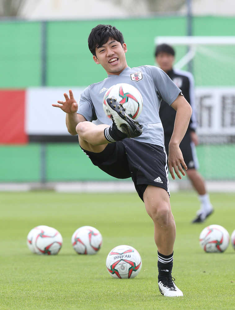 【画像・写真】遠藤、塩谷のミドル弾が刺激　守備でも「先制点与えたくない」