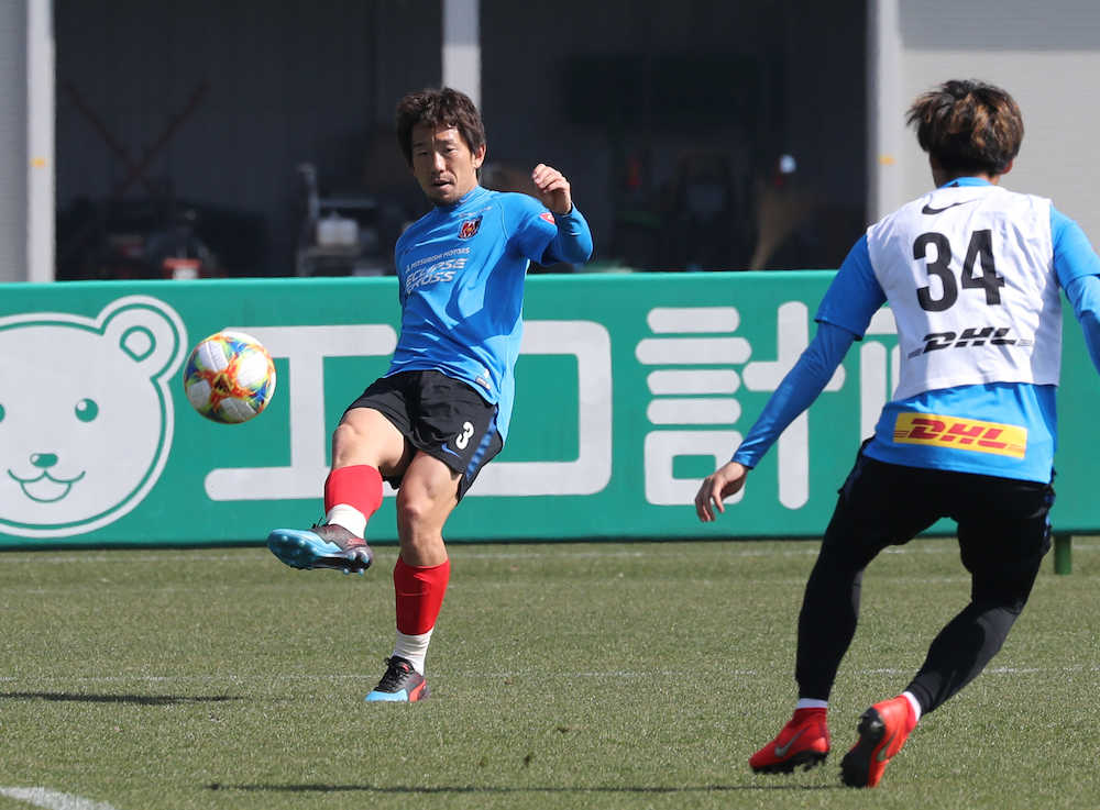 【画像・写真】浦和Ｖ奪還へ飛躍“最攻の翼”新ウイングバック　左に山中＆右に宇賀神