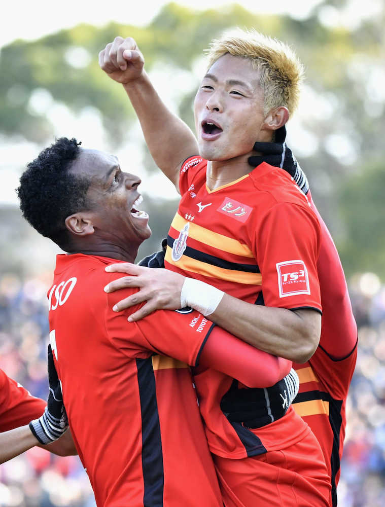 【画像・写真】名古屋　ＦＷ赤崎２発で完封！２年連続の開幕２連勝