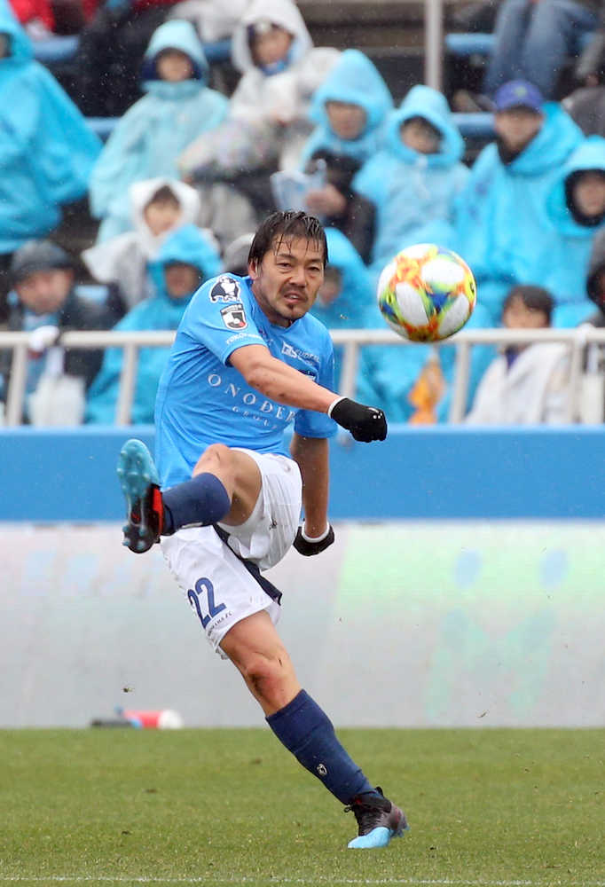 【画像・写真】松井　プロ初のリベロで奮闘！後半には右ＳＢも務める