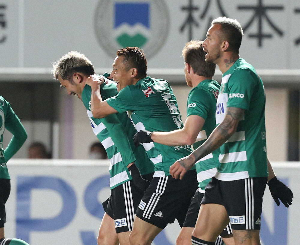 【画像・写真】松本　今季初出場・飯田が決勝ヘッド！サポに届けた今季リーグ戦ホーム初白星