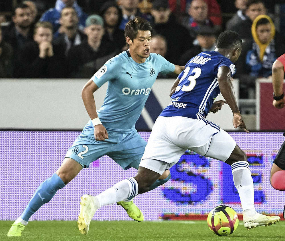 ストラスブール マルセイユ 競り合うマルセイユの酒井宏 スポニチ Sponichi Annex サッカー