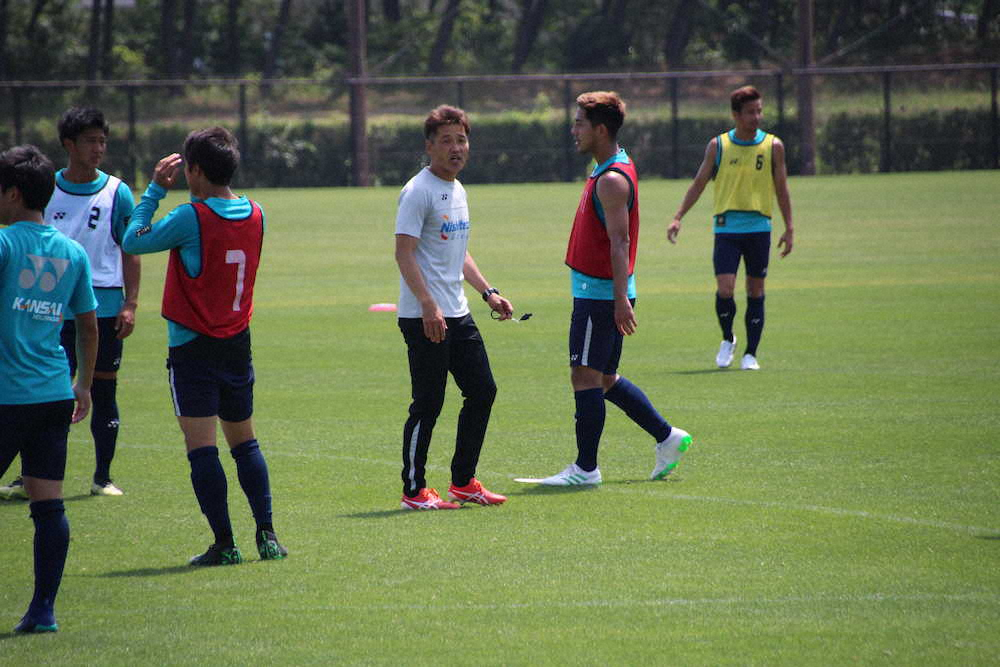 【画像・写真】福岡　久藤新監督体制で初練習「選手がいい雰囲気でやってくれて助かりました」