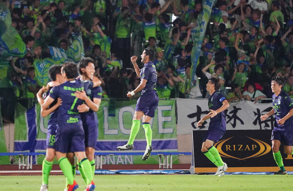 【画像・写真】湘南　後半3発で逆転！日本代表MF杉岡「思い切って狙った」右足で今季初ゴール