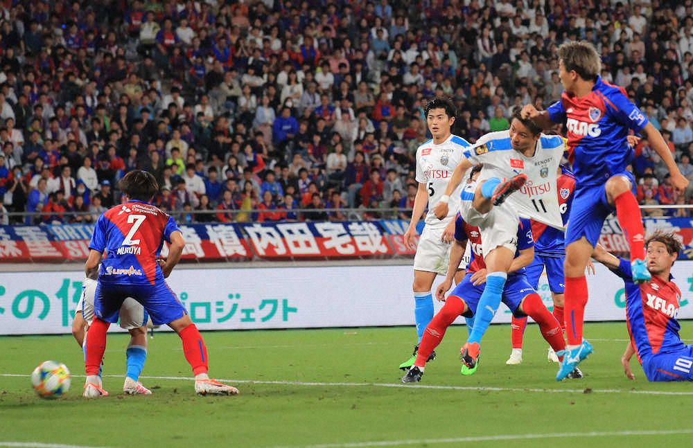 【画像・写真】川崎F　FW小林、先制ヘッドでJ1通算100得点到達　大卒では史上3人目の偉業