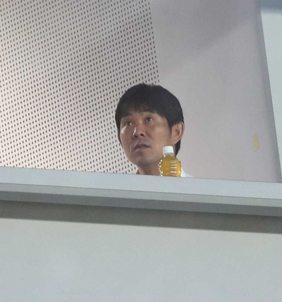 【画像・写真】森保監督、横浜―マンC戦を視察　遠藤＆三好コンビ高評価