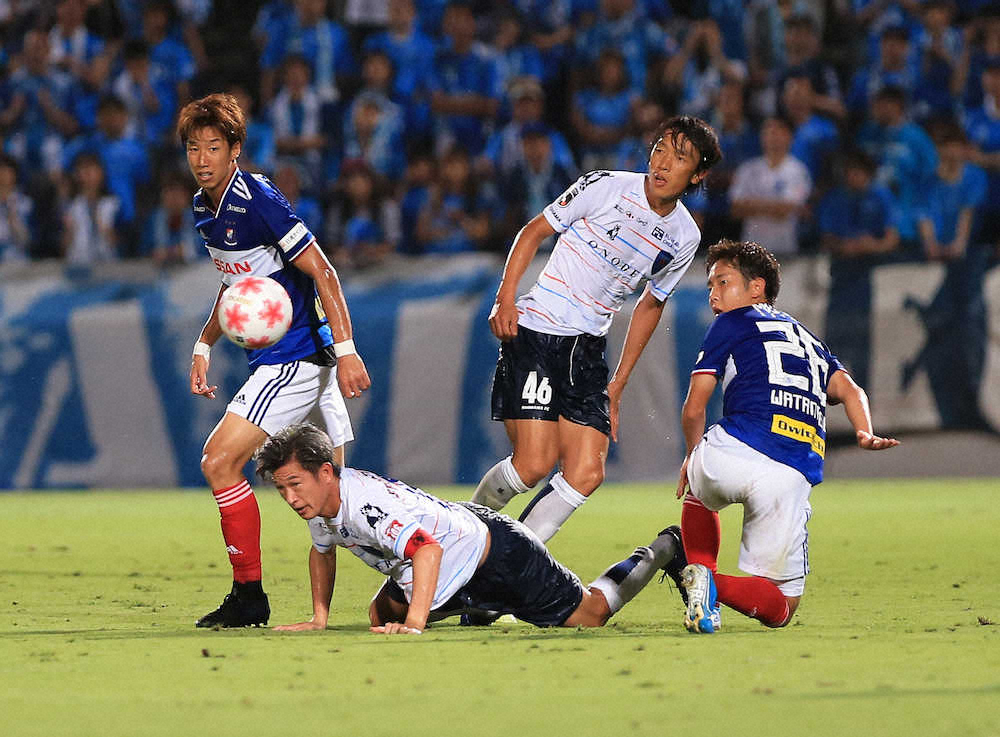 【画像・写真】俊輔、19年ぶり夢共演「カズさんにボールを出せなくて…」　それでも移籍後初フル出場に手応え