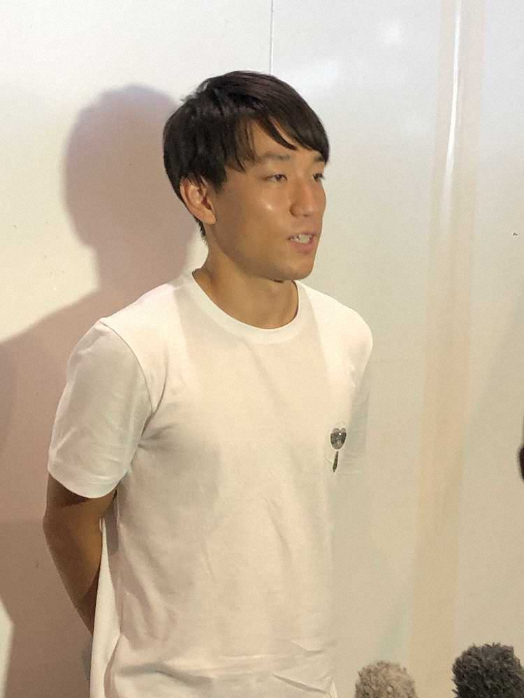 【画像・写真】三好が渡欧　持っていくのは「気持ちだけ」　アントワープと身体検査後に正式契約