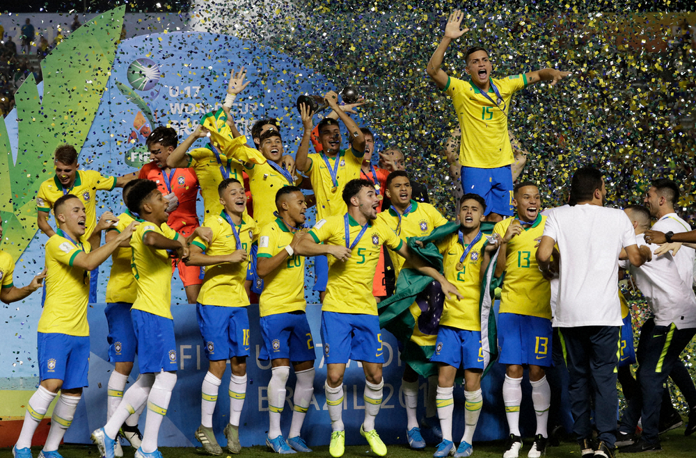 優勝して喜ぶu17ブラジル代表メンバー スポニチ Sponichi Annex サッカー