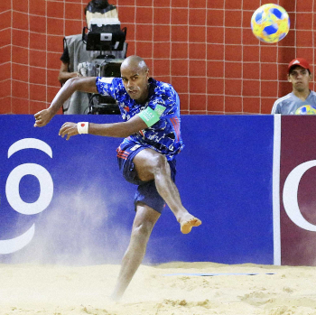 ビーチサッカーw杯 日本が9大会ぶり4強 ラモス監督 選手に感謝 スポニチ Sponichi Annex サッカー