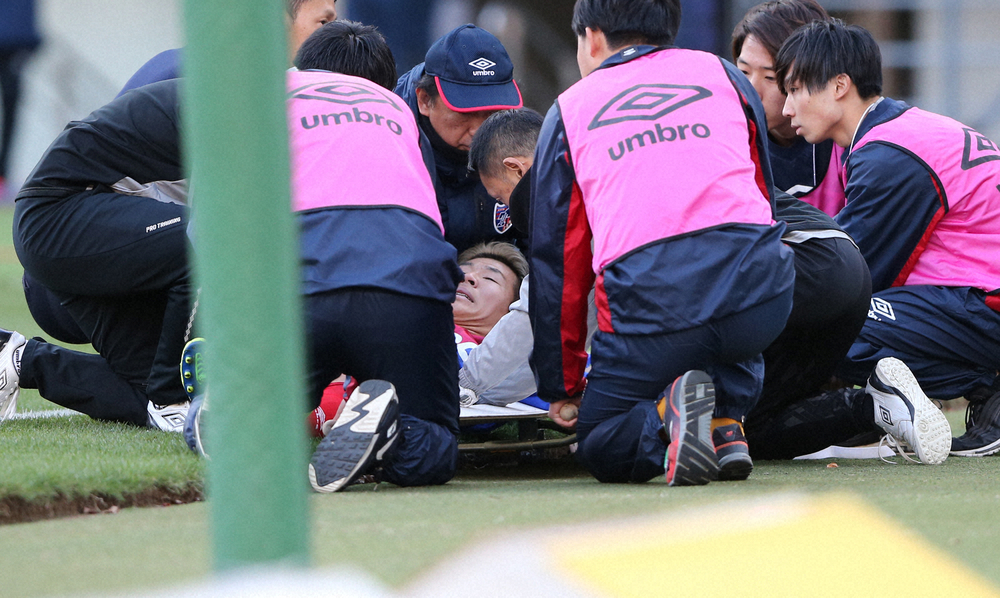 【画像・写真】FC東京・永井、重傷だった…右肩脱臼押して横浜戦フル出場、5日後に手術　全治4カ月で来季開幕絶望