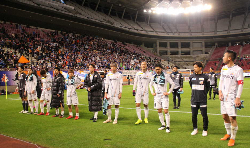 【画像・写真】長崎、鹿島相手に秘策「3―6―1」で粘った　手倉森監督「国立の夢を見せたかった」