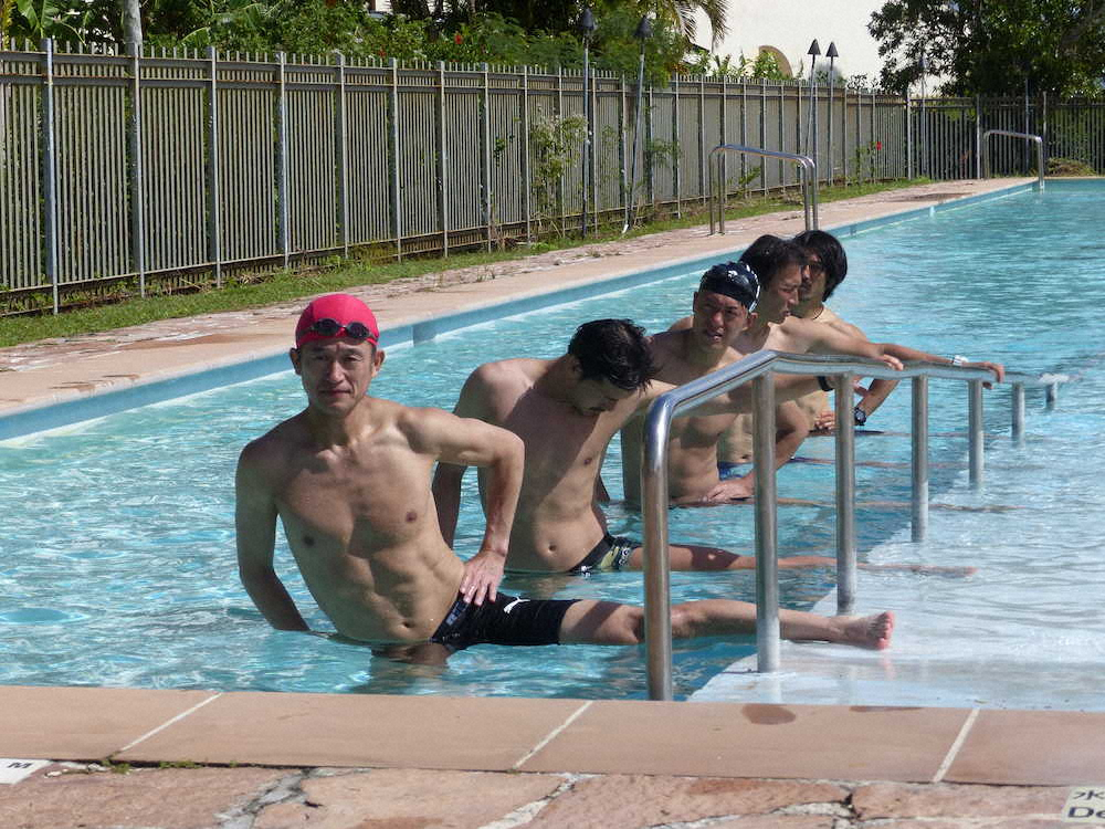 【画像・写真】横浜FC・カズ　神戸との開幕戦でイニエスタの股抜き「実現させたいね」