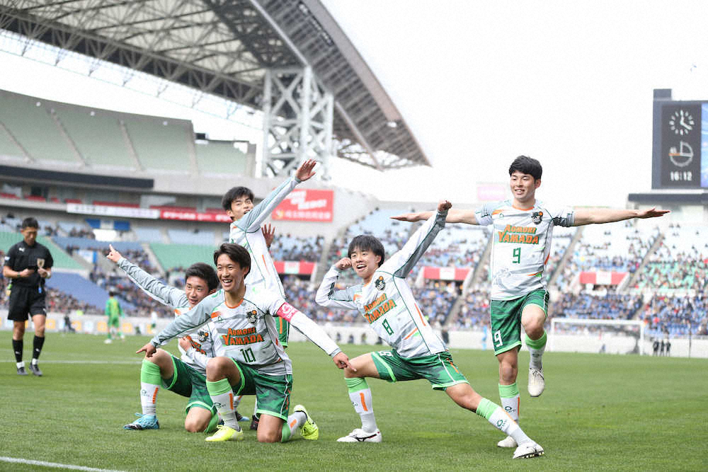 【画像・写真】青森山田、連覇へあと「1」　FW田中翔の先制ヘッドで流れつかむ
