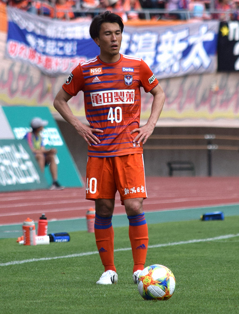 昨季まで新潟でプレーした小川佳純。現役引退し、FCティアモ枚方の新監督に就任する