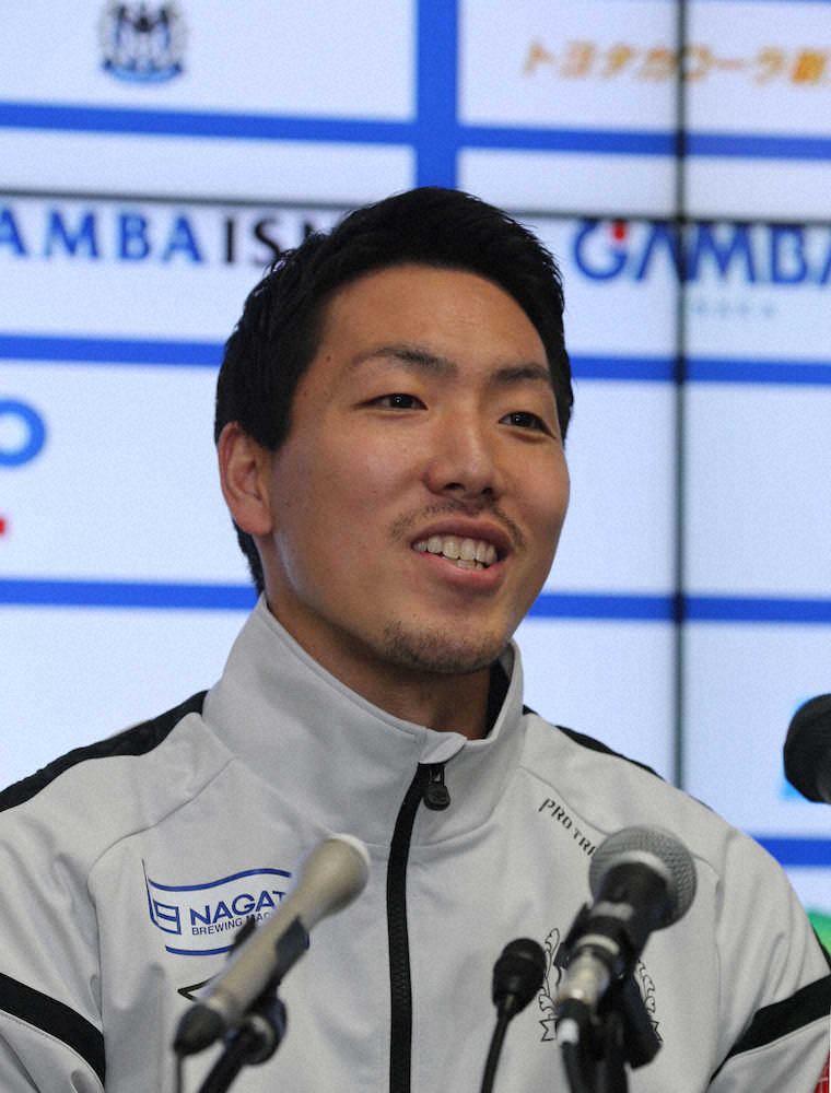 【画像・写真】G大阪・昌子が入団会見　リーダー役に名乗り「チームは違えど還元できる」