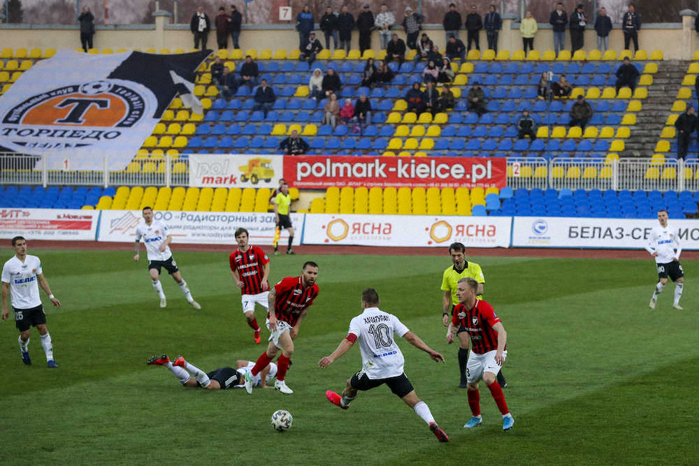 欧州ではサッカーの試合が唯一行われているベラルーシリーグ（AP）