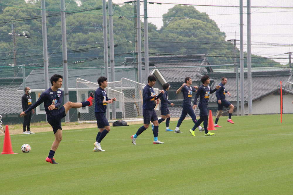 【画像・写真】鳥栖、J1の先陣を切って全体練習再開　「Jリーグの日」に充実の2時間