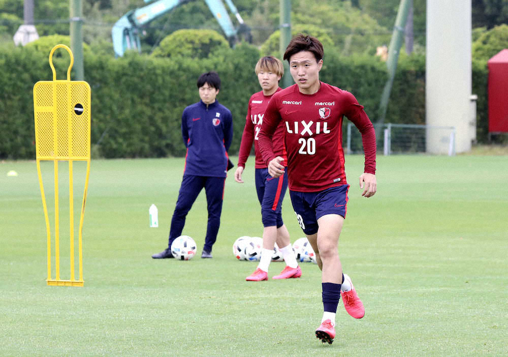 【画像・写真】鹿島、約1カ月ぶりに練習再開　主将・三竿「とても楽しかった」