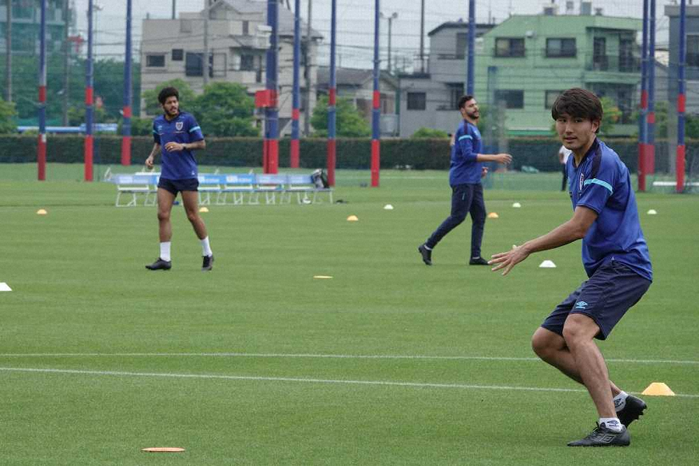 【画像・写真】FC東京　首都圏クラブ最速で再始動!長谷川監督は2カ月ぶり練習に慎重姿勢「焦るとケガする」