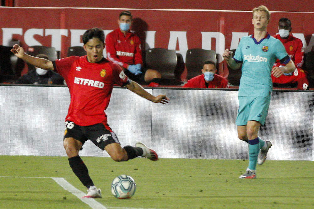 【画像・写真】無観客試合のはずが…久保フル出場のマジョルカ―バルサ戦に乱入者現る