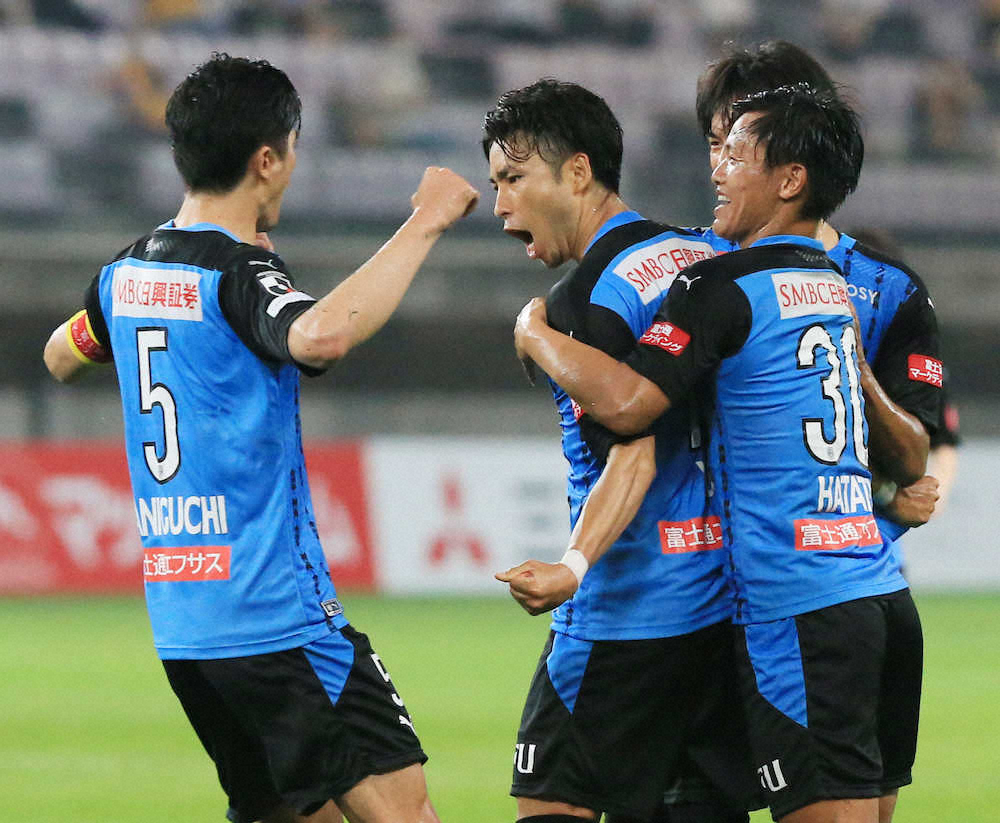 【画像・写真】川崎F・小林、J1史上初途中出場から2戦連続マルチ得点！チームは5連勝堅首