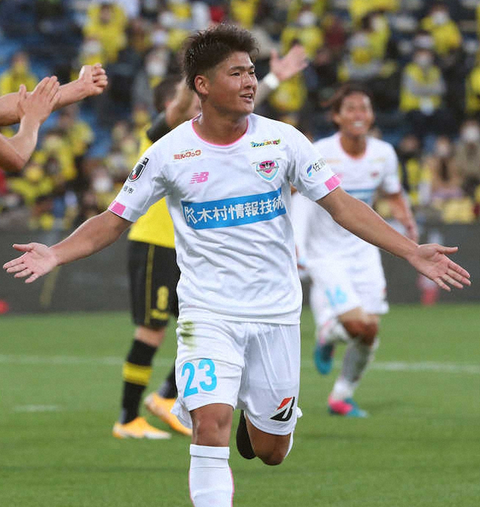 【画像・写真】鳥栖・本田、相手ミス逃さずダメ押し弾　7戦負けなし