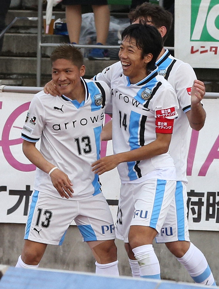 【画像・写真】憲剛引退セレモニーにレジェンド集結！元相棒・大久保は「2人で一緒に歌手デビュー」約束の仰天告白