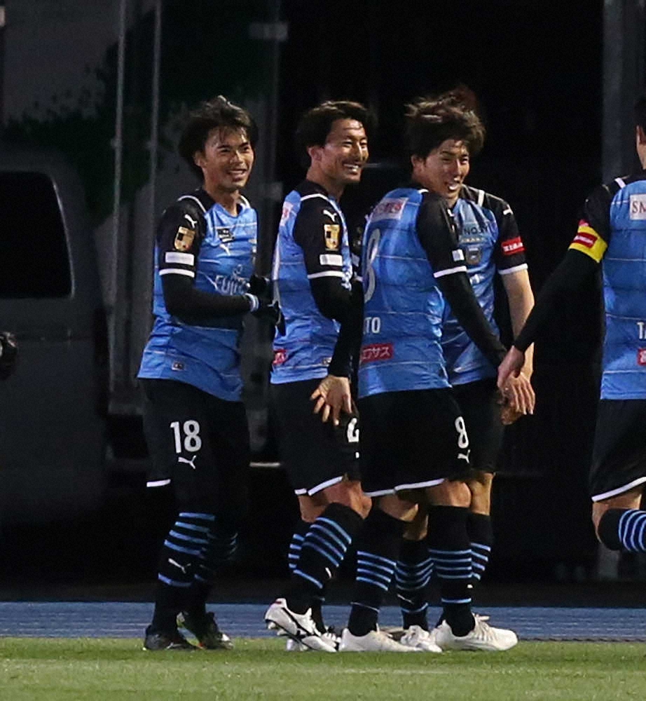 【画像・写真】J1開幕!川崎F　連覇へ白星発進　家長2発で横浜との“神奈川ダービー”制す