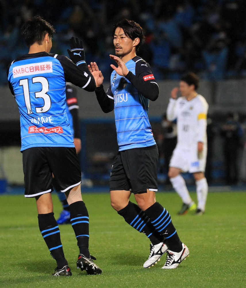 【画像・写真】川崎F、クラブ記録更新開幕5連勝　家長が柏キラー弾「入れるだけでした」