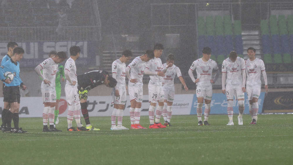 【画像・写真】激しい風雨の中…C大阪　今季初の無得点で湘南とスコアレスドロー　大久保も不発、連勝3でストップ