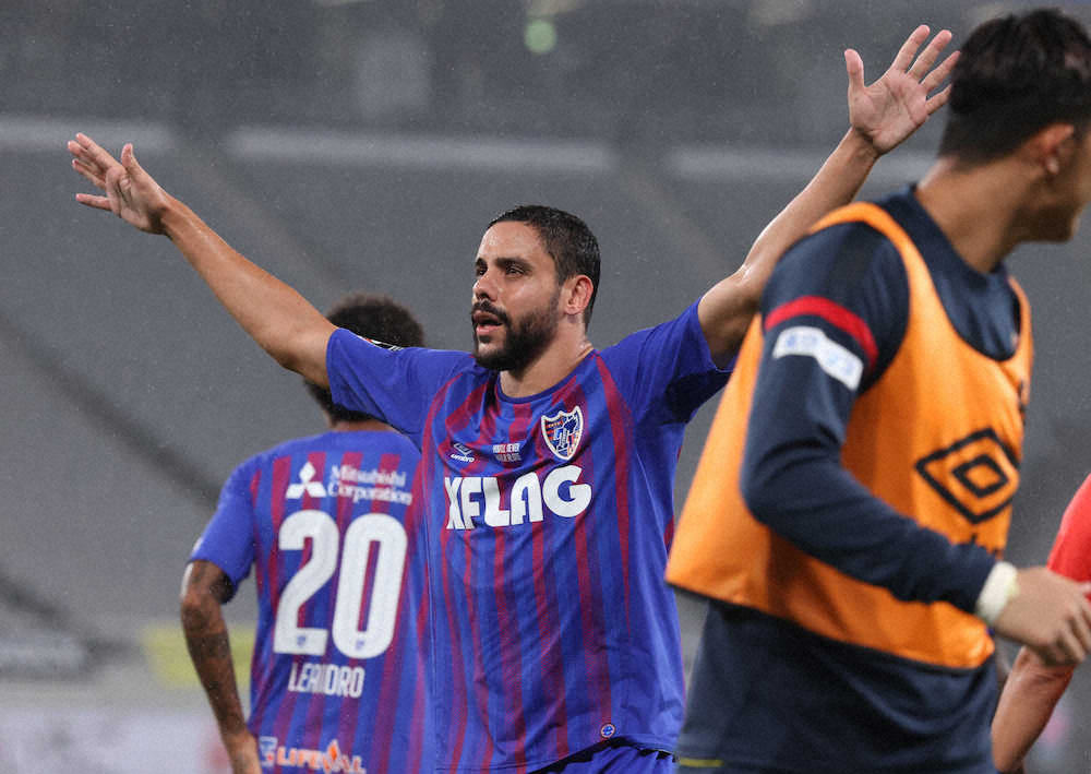 【画像・写真】FC東京がオリヴェイラの2ゴールで勝ち点3　退場者出て10人の時間帯しのいだ