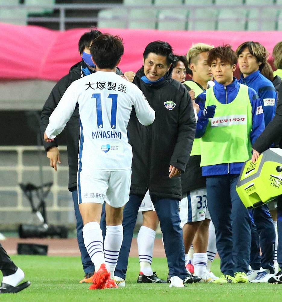 【画像・写真】徳島　中2日の過密日程でも白星奪取　14年を上回る4勝目　甲本ヘッドコーチも選手を称賛