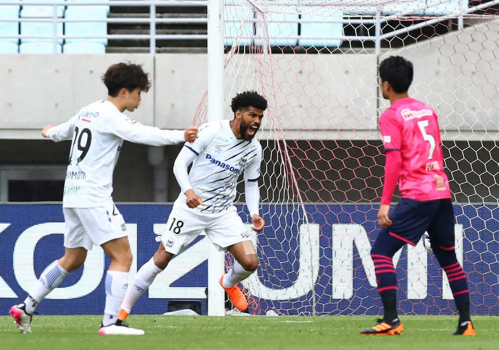 【画像・写真】G大阪・パトリックがダービー初ゴール　同点PK決め敵地で勝ち点1確保