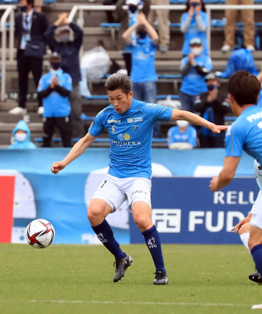 【画像・写真】横浜FC・カズ沸かせた!前線で好機演出　今季最長24分間プレー　54歳2カ月9日最年長出場記録更新