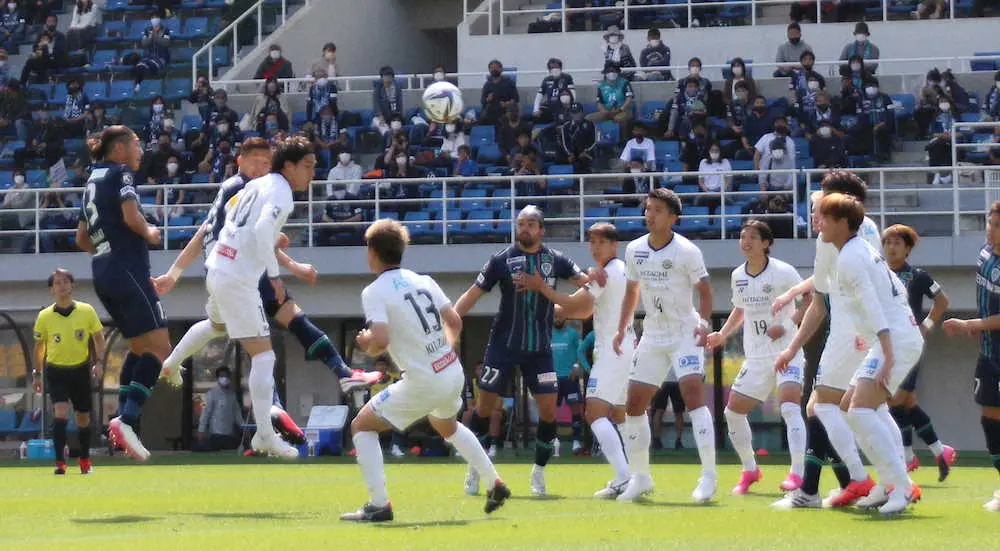 【画像・写真】福岡　J1で初の4連勝、6位浮上　志知の先制弾守り切った　柏から21年ぶり白星