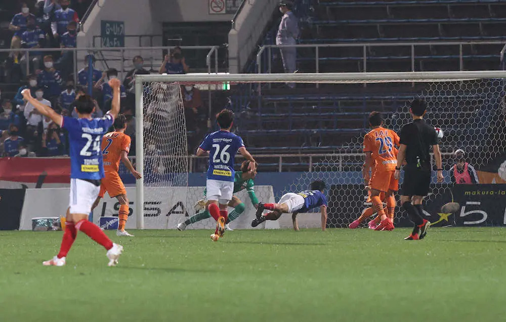 【画像・写真】横浜　18歳ルーキーMF樺山がプロ初1試合2発「まだまだ課題だらけ」も「次はハットできるように」