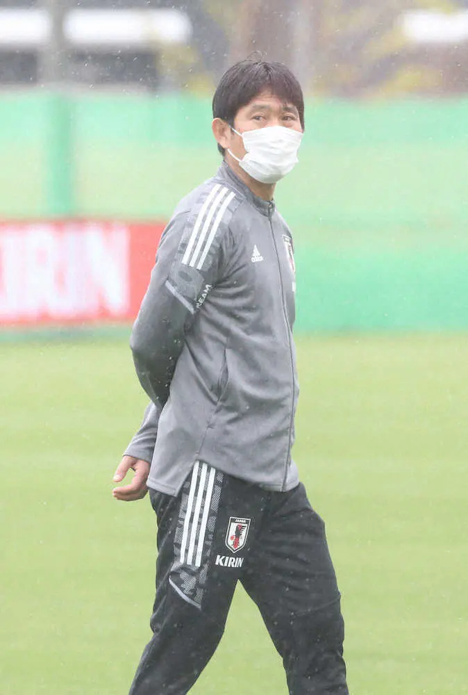 【画像・写真】森保監督　28日の冨安欠場を明言、右膝違和感で「プレーできないと思う」