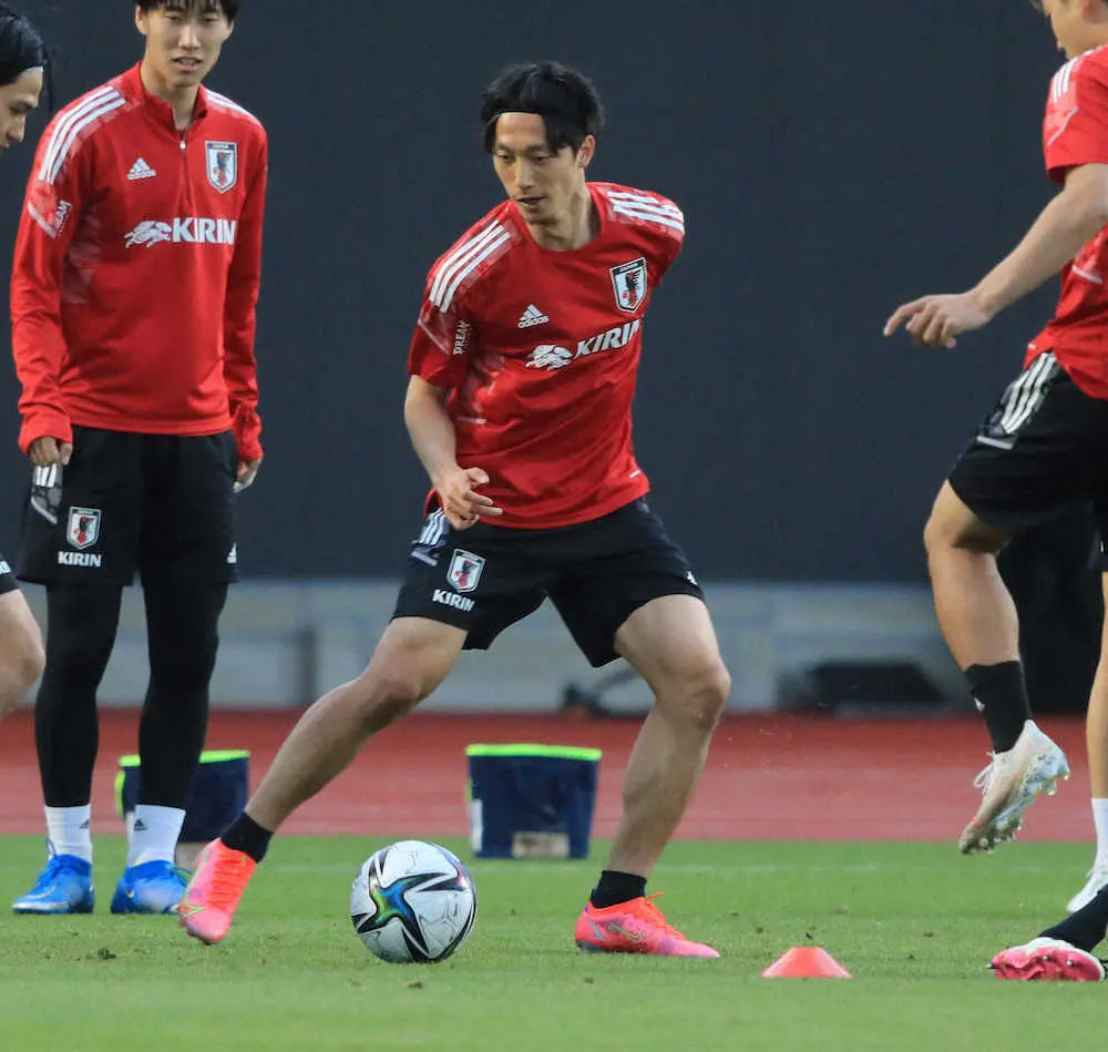 【画像・写真】橋本＆室屋、元FC東京コンビで先発奪取照準「アピールしたい気持ちでギラギラしている」