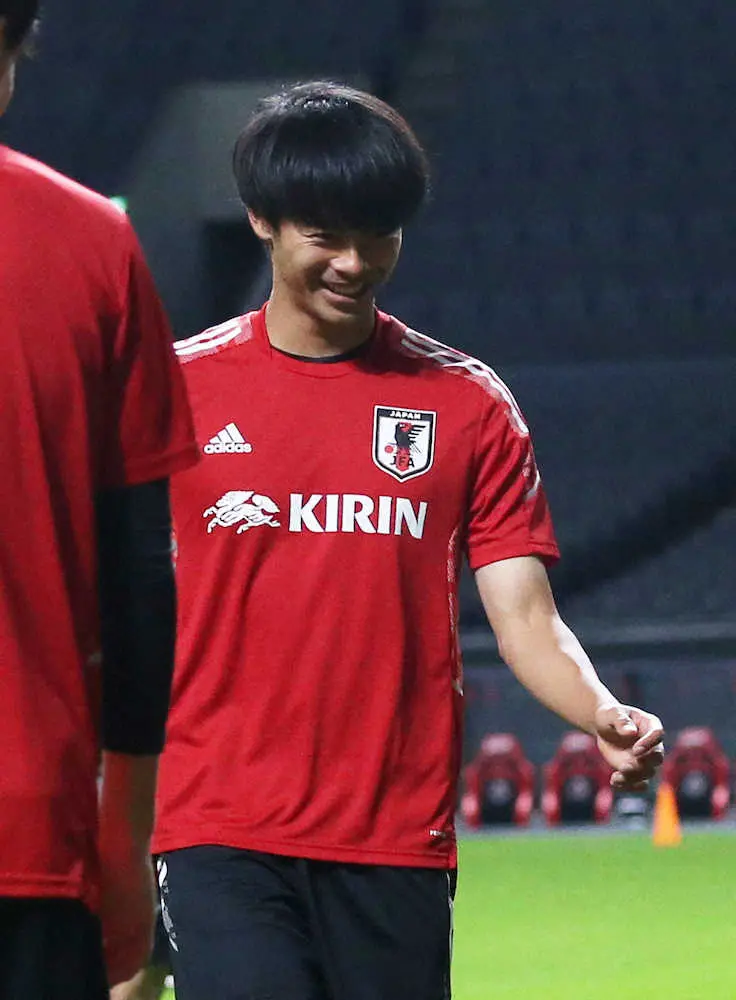 【画像・写真】U―24代表MF三笘　OA枠の先輩なぎ倒した、麻也に酒井にドリブル対決完勝