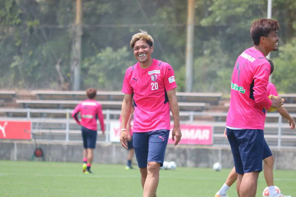 【画像・写真】C大阪・大久保　9日にヨドスタ初陣「最初に負けるわけにはいかない」　39歳誕生日も飾る
