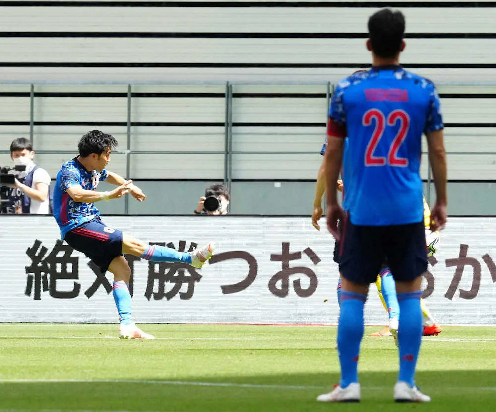 【画像・写真】U24遠藤航　右隅狙い鮮やか2点目「“イン巻き”は結構、得意なんで」